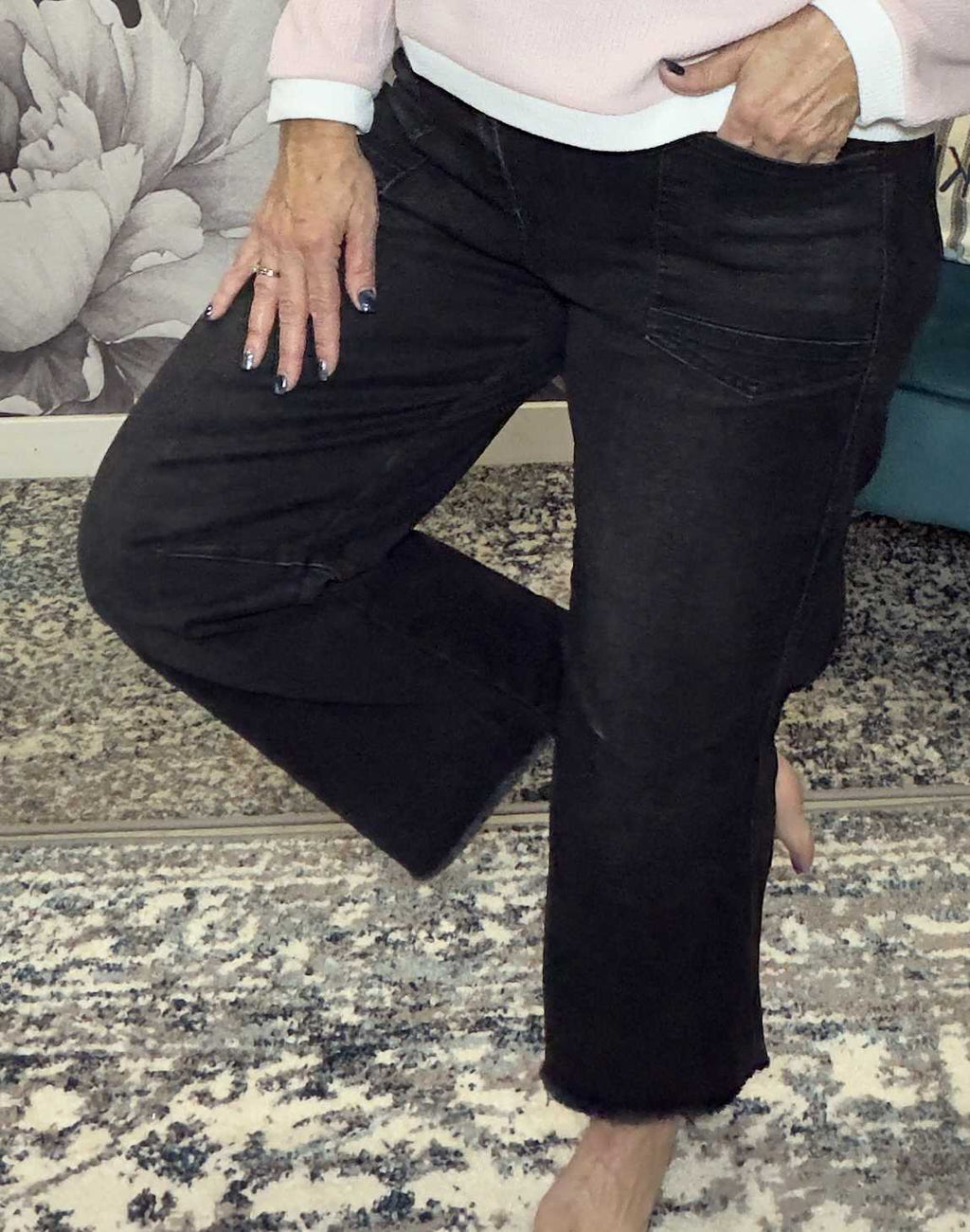Black Frayed Hem Cropped Straight Leg Jeans