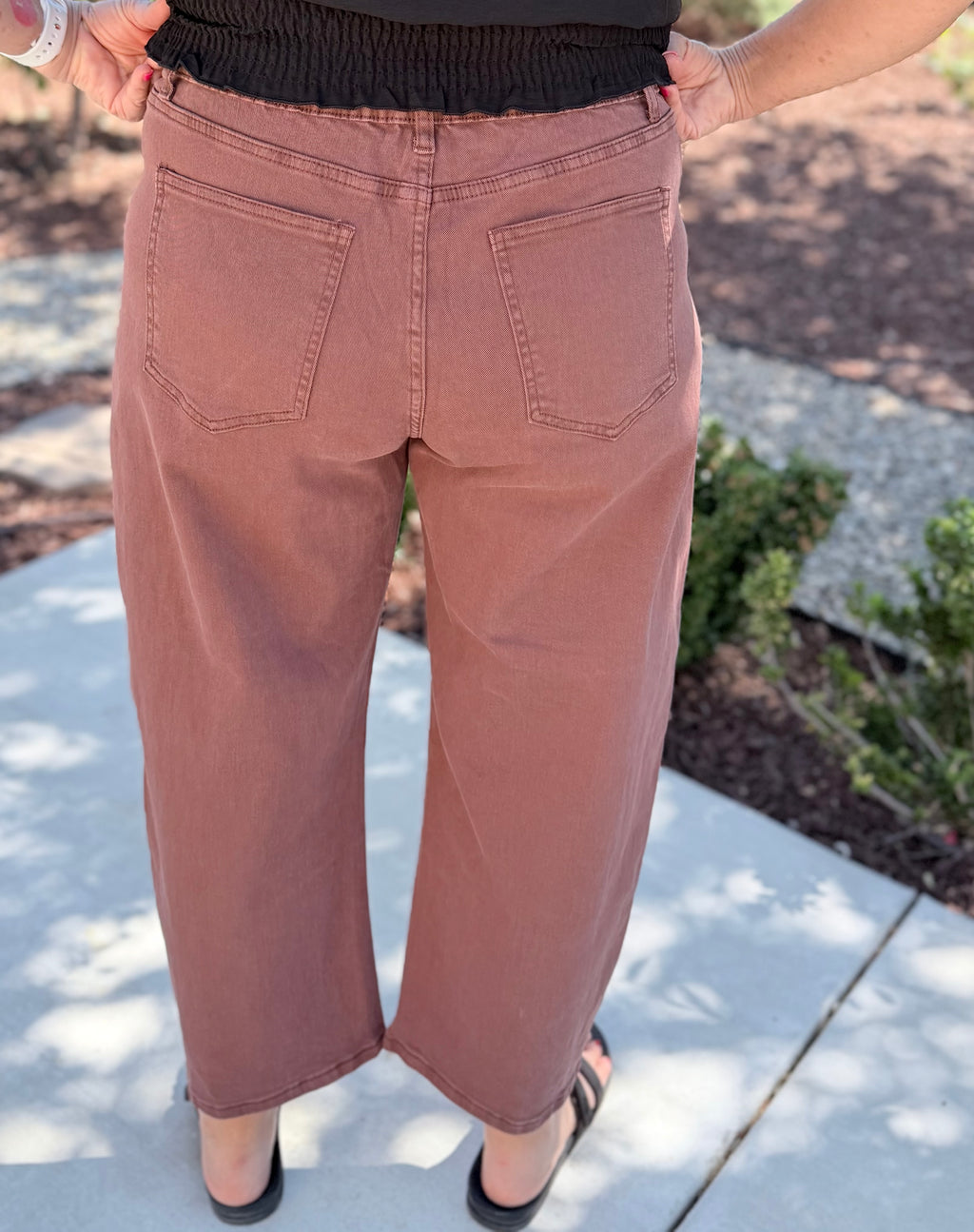 Coffee Solid Color Square Patch Pocket Ankle-length Barrel Jeans