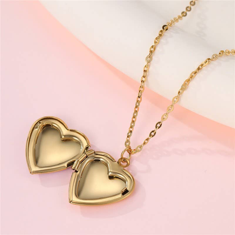 18K Gold Heart Locket Necklace – Tarnish-Free Stainless Steel