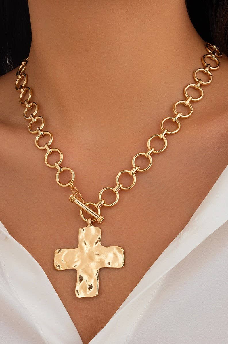 Hammered Cross Toggle Necklace – Gold Statement Pendant
